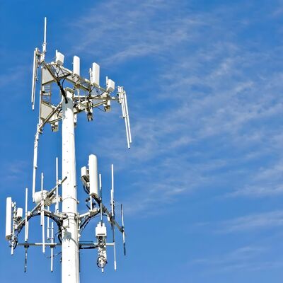 12 33M Offshore Marine Grade Steel Telecommunication Monopole Tower Salt Spray Resistant For Sea Platform