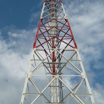 High Resolution Triangular Radio Telecom 3 Legged Tubular Steel Tower 40M/S