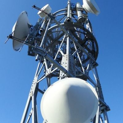 Hot Dip Galvanized Self Supporting Radio Tower 5km Wifi Gsm Phone Satellite Microwave Radio Tower