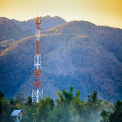 4 Leg Angle Steel Iron Self Supporting Telecom Lattice Tower &amp; Internet ISP Wireless 5G Antenna Tower 