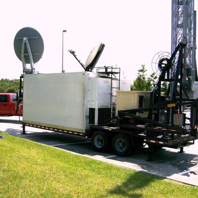 Outdoor Telescopic Galvanized Steel 15 20 30M 5G 4G Wifi Emergency Signal Booster Communication Tower