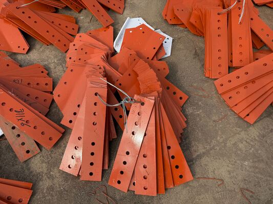 3 Legged Angular Steel Tower Triangular Wireless Communication Tower with Multiple Operating Platforms and Lightning Rod for Safety