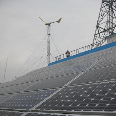 Solar Powered Antenna Tower Self Supporting Galvanized 20 30 40M 4G 5G Off Grid Telecom Mast