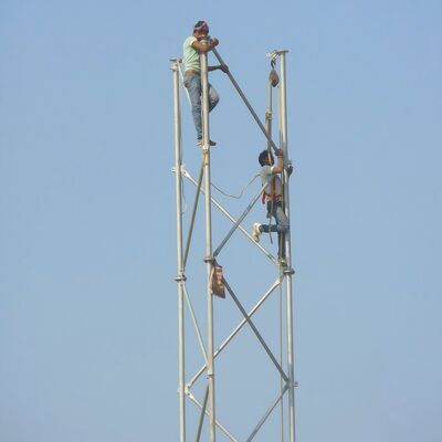 Long Life 3 Legged Tubular Steel Tower Galvanized Telecom Mast Designed for Outdoor 5G 4G Microwave Network Applications