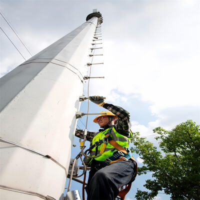 20m-40m Industrial-Grade Monopole Telecom Tower with Internal Climbing Ladder and Maintenance Platform for Urban Smart City Base Station