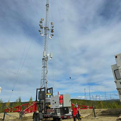 Mobile Emergency Communication Tower Trailer with Telescopic Mast Hot Dip Galvanized Lattice Steel Tower for Rapid Deployment Disaster Recovery